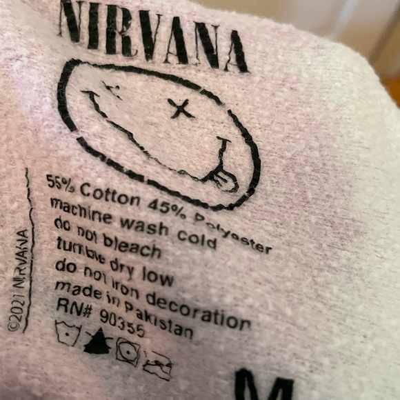 Nirvana sweatshirt that is very comfortable and stylish - Picture 3 of 3